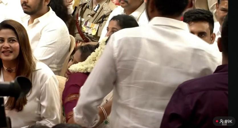Emotional Trisha Krishnan cries during C. Joseph Vijay's speech; video of wife Sangeetha attending oath-taking ceremony goes viral amid her absence reports