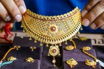 Gold, silver decline up to 2 pc amid profit-booking