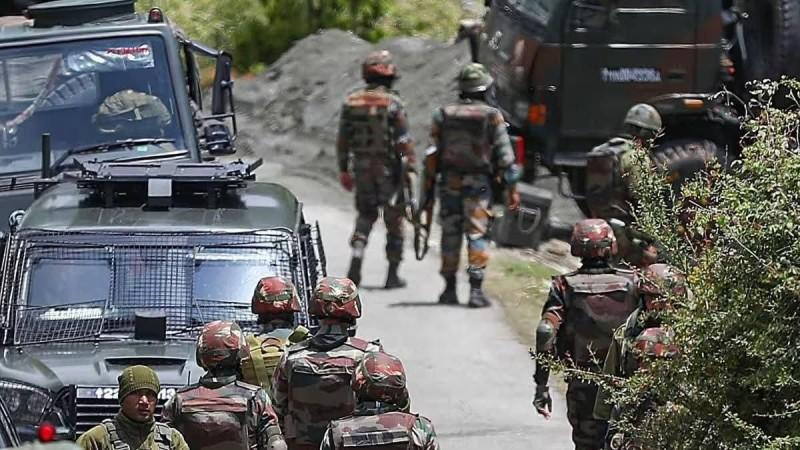 Gunfight starts between Pakistani terrorists, security forces in J&K's Rajouri district Gunfight starts between Pakistani terrorists, security forces in J&K's Rajouri district