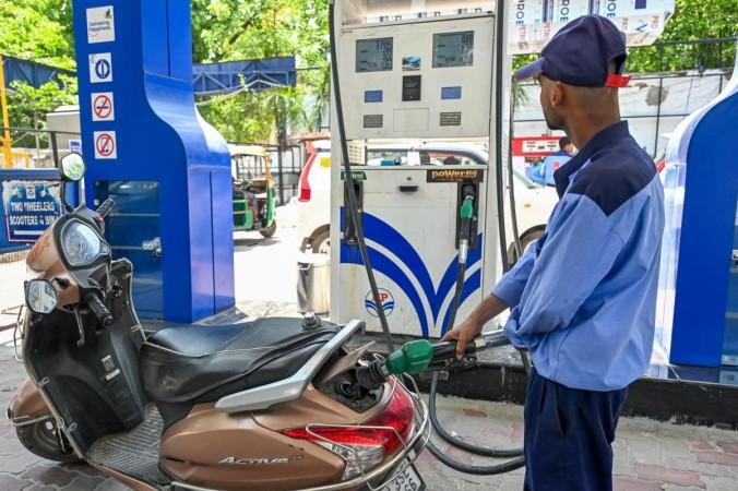 Indian oil firms still losing Rs 600 crore a day due to high crude prices