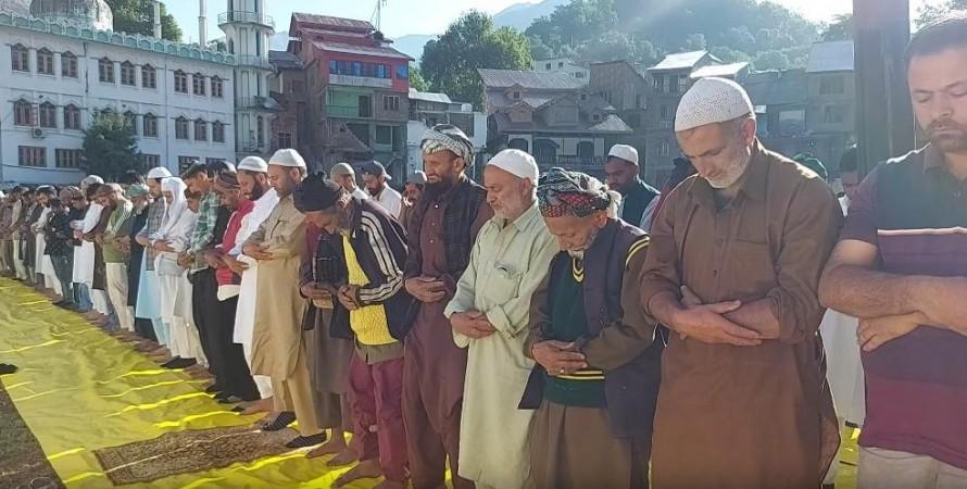 Eid-ul-Adha celebrated with religious fervour across J&K; worshippers pray for peace, harmony Eid-ul-Adha celebrated with religious fervour across J&K; worshippers pray for peace, harmony