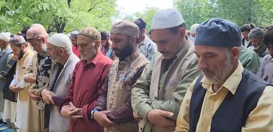 Eid-ul-Adha celebrated with religious fervour across J&K; worshippers pray for peace, harmony Eid-ul-Adha celebrated with religious fervour across J&K; worshippers pray for peace, harmony