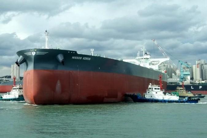 India-bound oil tanker crosses Strait of Hormuz India-bound oil tanker crosses Strait of Hormuz