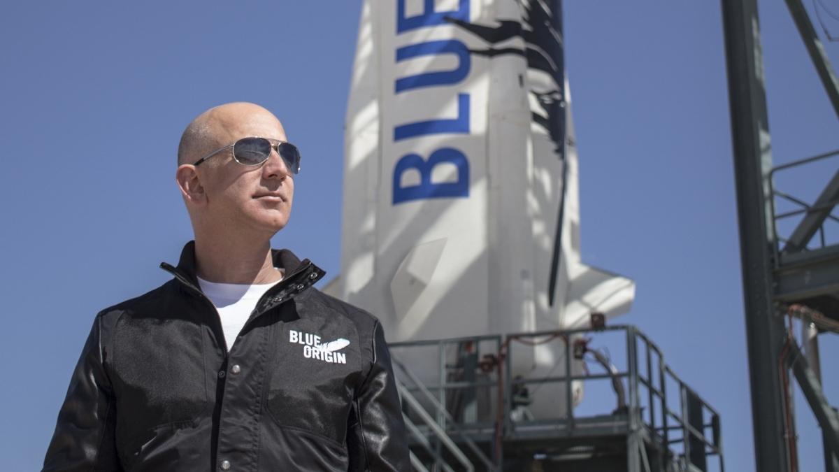 Free Photo: Bezos heats up space race against Musk, aims Blue Origin commercial flight next year,Jeff Bezos,na/