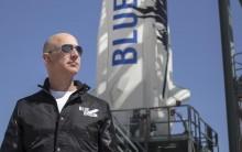 Free Photo: Bezos heats up space race against Musk, aims Blue Origin commercial flight next year,Jeff Bezos,na/