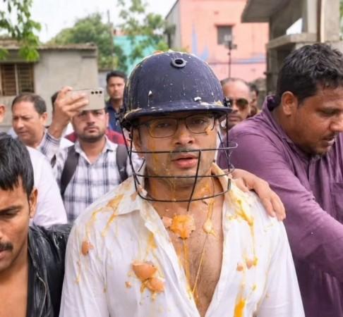 Abhishek Banerjee heckled on his way to Sonarpur; slapped, eggs thrown at him