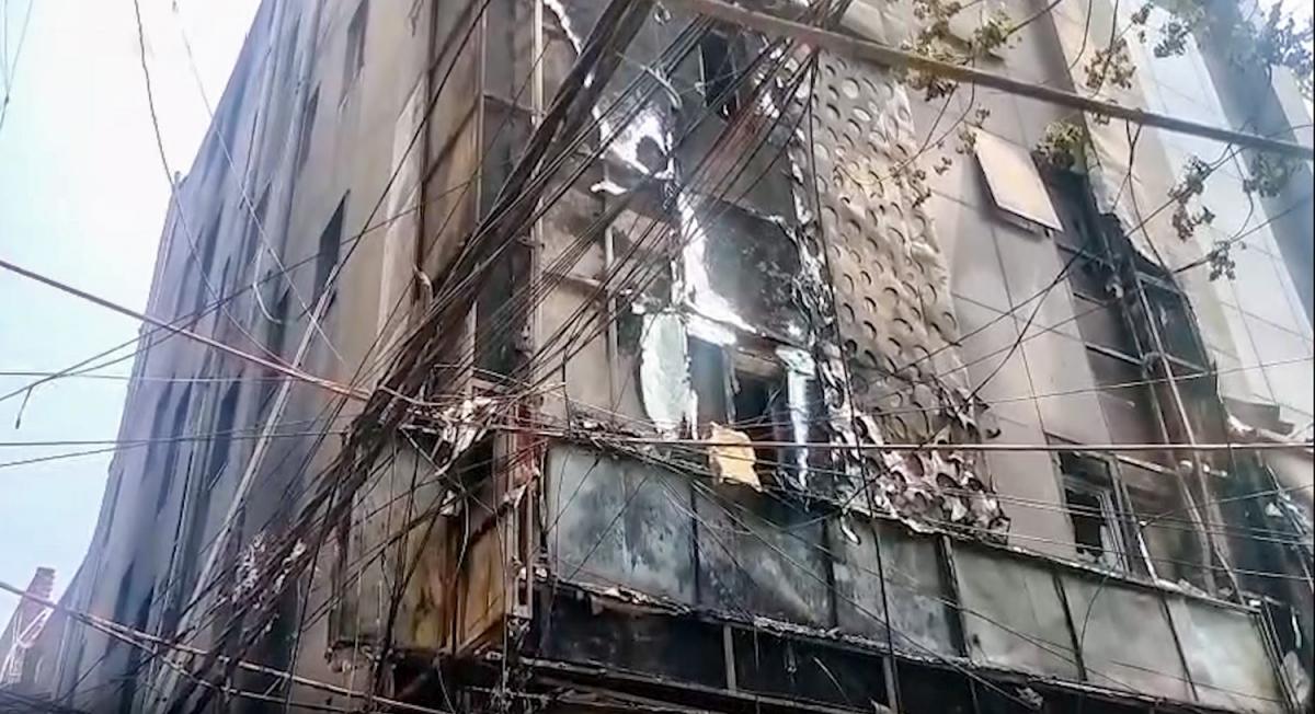 Delhi Hotel Fire Tragedy: 21 Dead, Dozens Injured in Massive Blaze at Malviya Nagar Restaurant Building