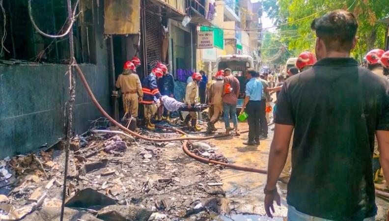 Delhi Hotel Fire Tragedy: 21 Dead, Dozens Injured in Massive Blaze at Malviya Nagar Restaurant Building Delhi Hotel Fire Tragedy: 21 Dead, Dozens Injured in Massive Blaze at Malviya Nagar Restaurant Building
