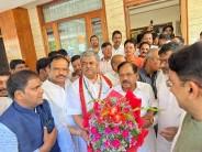 Those after power go with Shivakumar; those who want to strengthen party join me: K'taka Cong Chief Hariprasad
