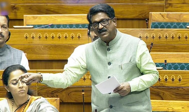 Operation Tiger: Eknath Shinde Meets 6 Sena (UBT) MPs in Delhi; Shiv Sena (UBT) Petitions Speaker Om Birla Amid Split Rumours Operation Tiger: Eknath Shinde Meets 6 Sena (UBT) MPs in Delhi; Shiv Sena (UBT) Petitions Speaker Om Birla Amid Split Rumours