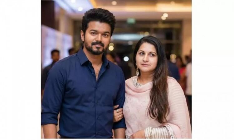 'He was never meant to be just a hero': Samantha and TN CM Vijay's reunion sends fans on a nostalgia trip; pens touching note
