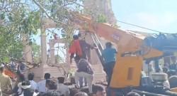 4 killed after temple roof collapses in Maha's Parbhani, PM Modi, Maha CM express grief