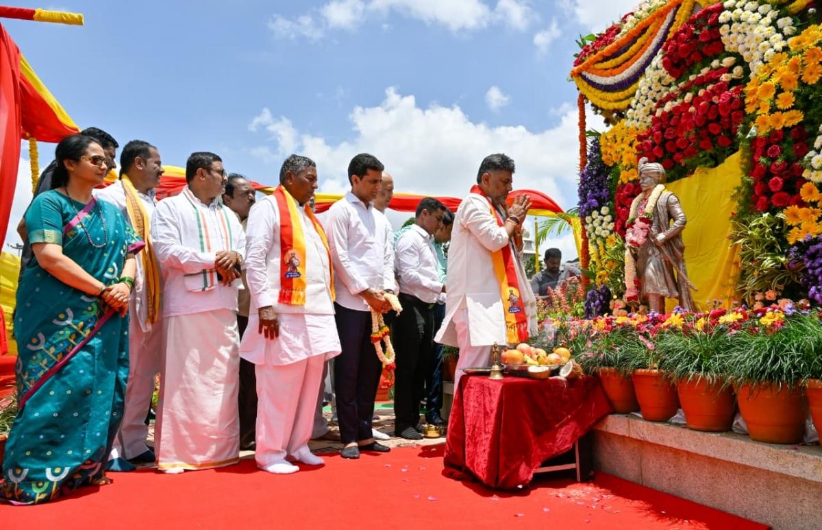 Karnataka govt celebrates Kempegowda Jayanti; CM Shivakumar launches 15-lakh sapling plantation drive