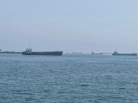 Audio recording shows IRGC warning vessels against transiting Strait of Hormuz