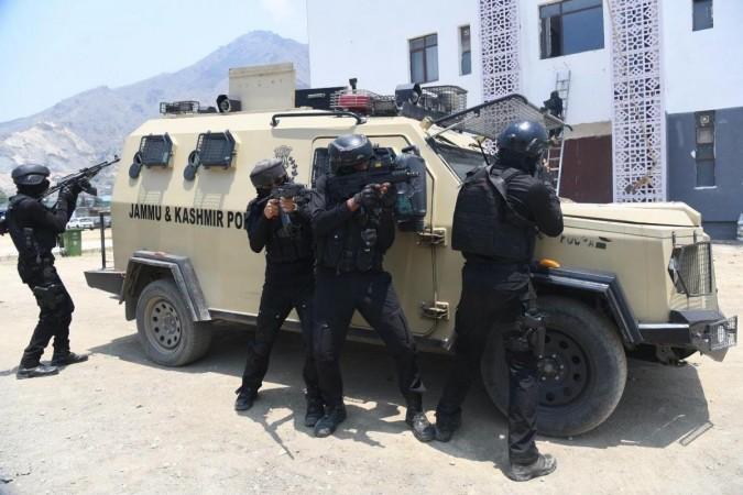 Cops of the Jammu and Kashmir Police conducting a mock drill ahead of Shri Amarnath Yatra mock drill