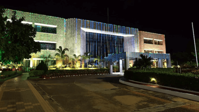 Hoax bomb threat to ISRO headquarters in B'luru traced to man in UP; electronic device seized Hoax bomb threat to ISRO headquarters in B'luru traced to man in UP; electronic device seized
