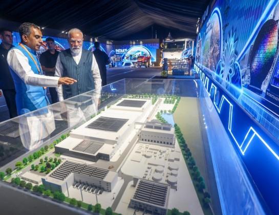 'Sun Rahe Ho Na, Vinod': PM Modi's Panchayat Reference Steals The Show At Gujarat Semiconductor Event