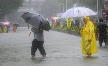 Mumbai flights diverted, Expressway hit by landslide; Badrinath Highway blocked, schools shut in Uttarakhand; Delhi on yellow alert