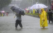 Mumbai flights diverted, Expressway hit by landslide; Badrinath Highway blocked, schools shut in Uttarakhand; Delhi on yellow alert
