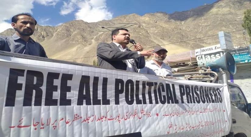 Kashmiri diaspora stages massive protest in London against brutality of Pak forces in PoK