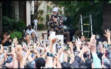 Amitabh Bachchan tells fans 'venture out only if urgent' as Mumbai rains lash city; thanks crowd outside Jalsa