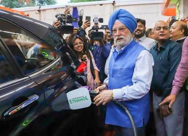 E20 blending may result in 3-5 pc mileage reduction but offers myriads of benefits: Petroleum Ministry E20 blending may result in 3-5 pc mileage reduction but offers myriads of benefits: Petroleum Ministry