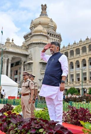 No police officer should be involved in deals or crime: Shivakumar