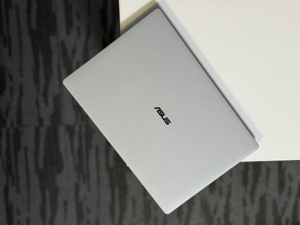 Asus Expertbook Ultra review Asus Expertbook Ultra review