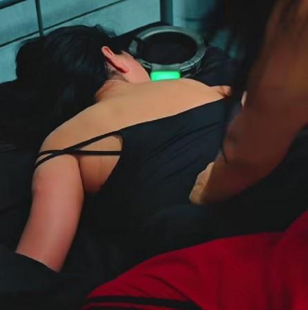 Lock Upp 2: Akanksha gives Pamela a body massage after confessing she's asexual; Ram Kapoor enjoys cosy, cuddly moments between Akanksha and Pamela Lock Upp 2: Akanksha gives Pamela a body massage after confessing she's asexual; Ram Kapoor enjoys cosy, cuddly moments between Akanksha and Pamela