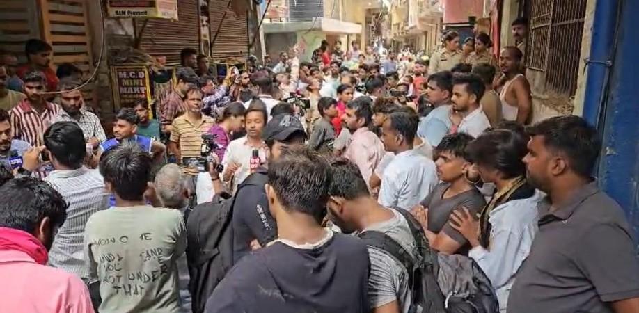 Two die in Noida fire; building owner, leaseholder in police custody Two die in Noida fire; building owner, leaseholder in police custody