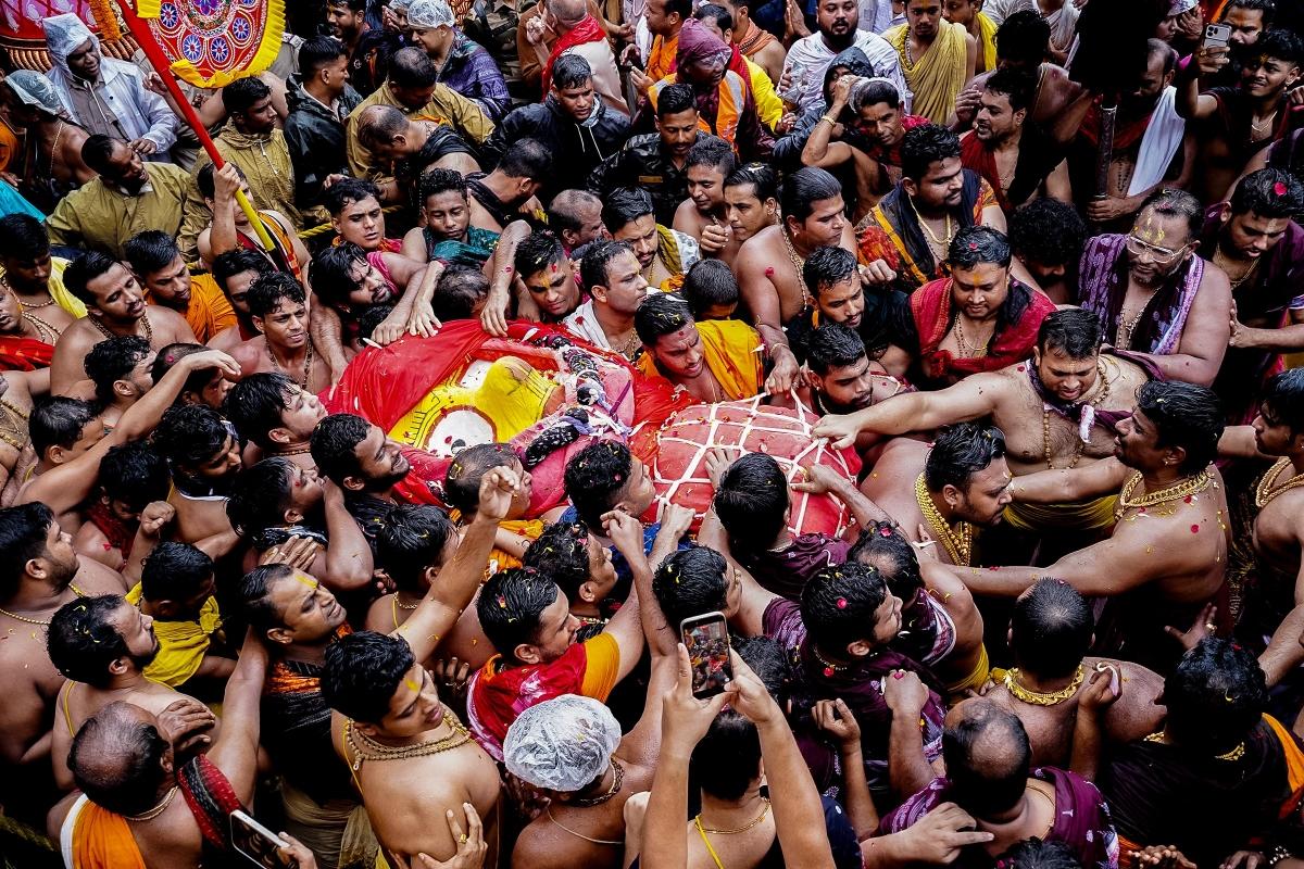 Jagannath Puri Rath Yatra 2026 Begins with Heavy Rain; Devotees Gather to Seek Blessings, President Murmu, PM Modi Extend Wishes