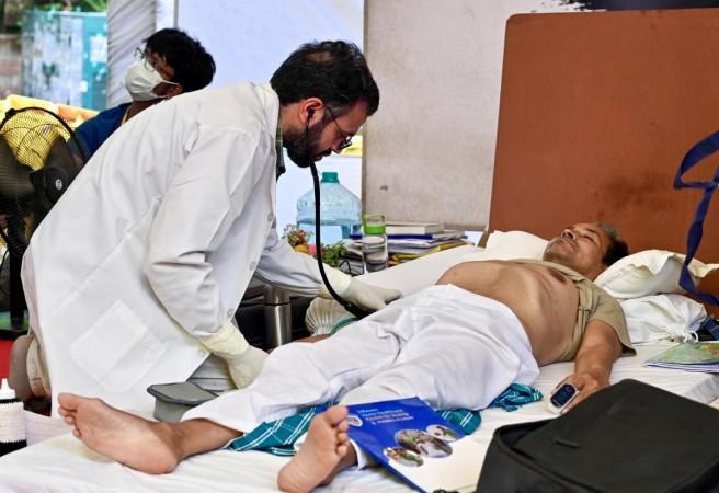 Sonam Wangchuk hospitalised: CJP founder Abhijeet Dipke claims Delhi Police detained, assaulted him; goes on indefinite hunger strike Sonam Wangchuk hospitalised: CJP founder Abhijeet Dipke claims Delhi Police detained, assaulted him; goes on indefinite hunger strike