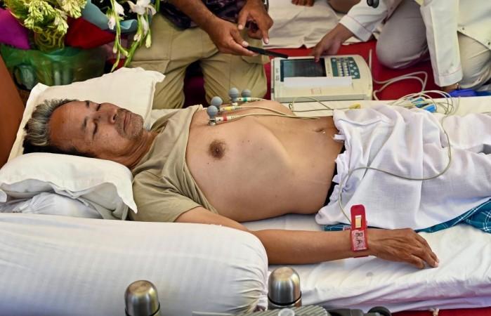 Sonam Wangchuk hospitalised: CJP founder Abhijeet Dipke claims Delhi Police detained, assaulted him; goes on indefinite hunger strike Sonam Wangchuk hospitalised: CJP founder Abhijeet Dipke claims Delhi Police detained, assaulted him; goes on indefinite hunger strike