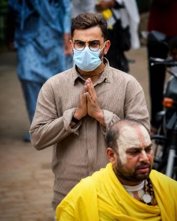 Virat Kohli, Anushka Sharma seek blessings from Premanand Ji Maharaj in Vrindavan; slammed over silence on CJP protests
