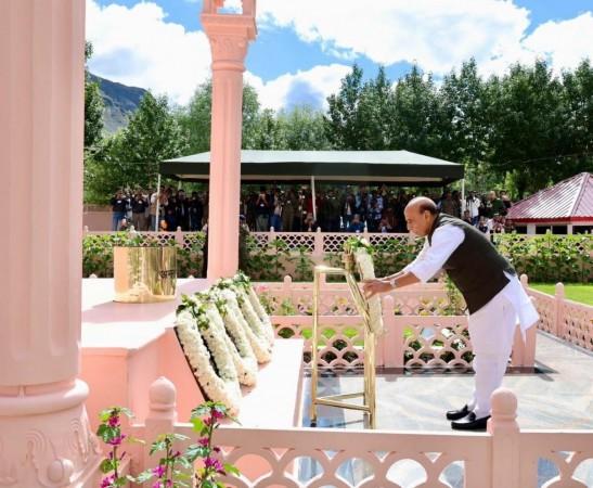 Defence Minister Rajnath Singh paying tributes to martyrs at Dras Rajnath Singh
