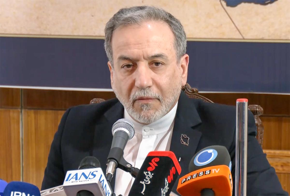 Iranian FM warns Britain against cooperation with US strikes on Iran