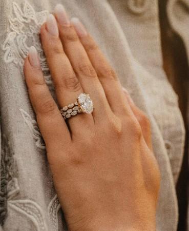 BB fame Jiya Shankar gets engaged to boyfriend Kaaran Dhanak; flaunts diamond ring, cries during dreamy proposal BB fame Jiya Shankar gets engaged to boyfriend Kaaran Dhanak; flaunts diamond ring, cries during dreamy proposal