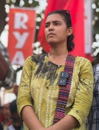 Ink thrown at AISA chief Neha Bora during Jharkhand exam protest; student-government talks underway Ink thrown at AISA chief Neha Bora during Jharkhand exam protest; student-government talks underway