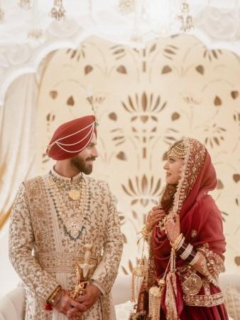 Kaisi Yeh Yaariaan fame Charlie Chauhan marries cricketer Ramandeep Singh in Gurudwara; radiant in red bridal outfit [Wedding Pics Out]