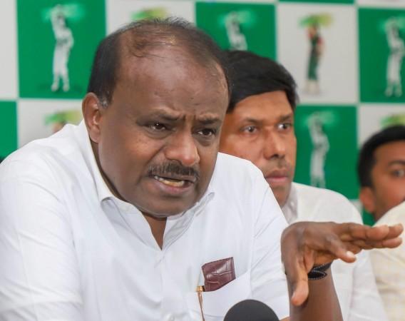 Karnataka: Kumaraswamy urges NICE toll boycott; Priyank Kharge warns against vigilantism over migrants Karnataka: Kumaraswamy urges NICE toll boycott; Priyank Kharge warns against vigilantism over migrants