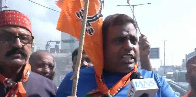 BJP calls for 'Jharkhand Bandh' to protest Lathi-charge on students; party workers take to streets