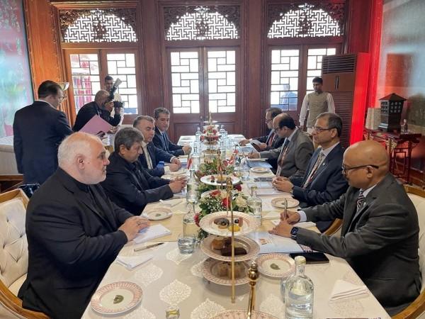 India, Iran central bank chiefs hold talks on closer banking ties India, Iran central bank chiefs hold talks on closer banking ties