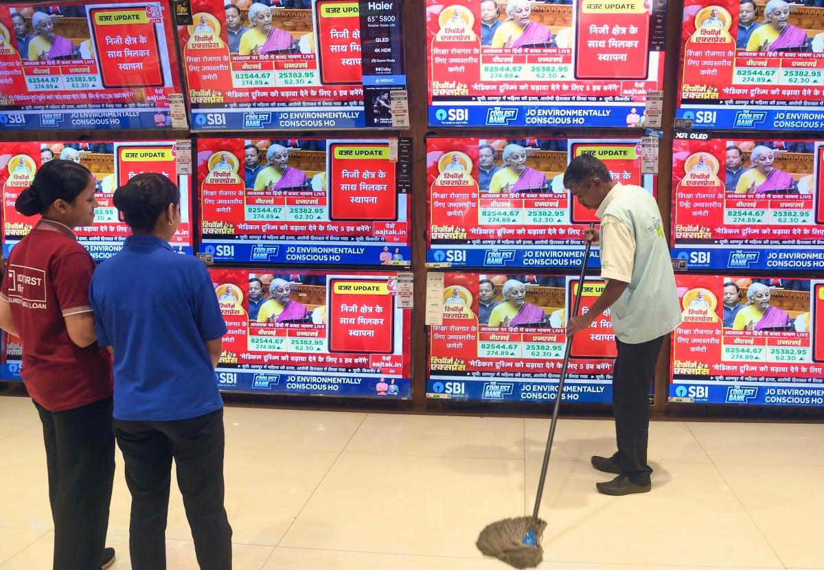 Govt removes 12-minute advertisement duration cap for television channels