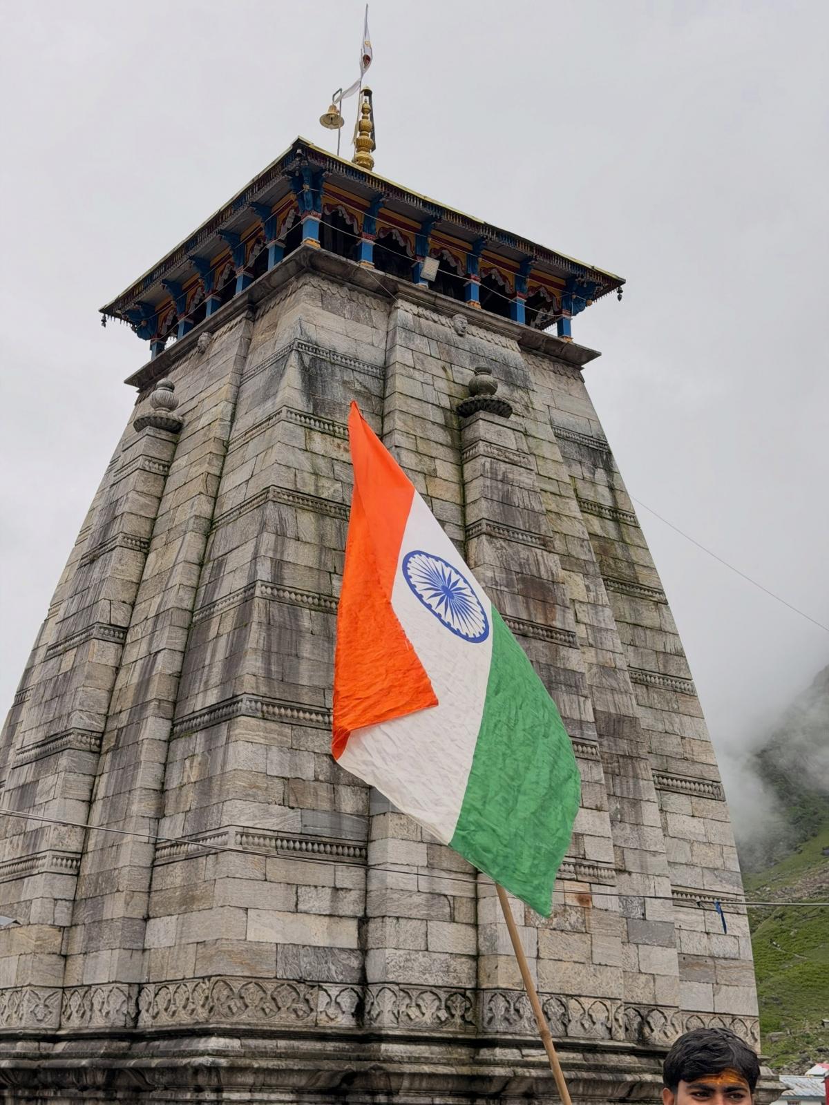 India Turns 80: Kedarnath Temple Joins Independence Day Celebrations With Patriotic Spirit, Tiranga Unfurled Atop Shrine