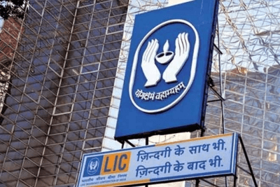 LIC gets RBI nod to increase HDFC Bank stake to 9.99 pc; stocks trade higher