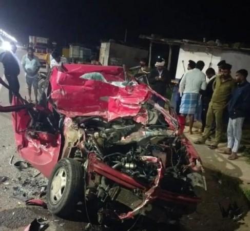Five killed, 23 injured in separate road accidents in Karnataka Five killed, 23 injured in separate road accidents in Karnataka