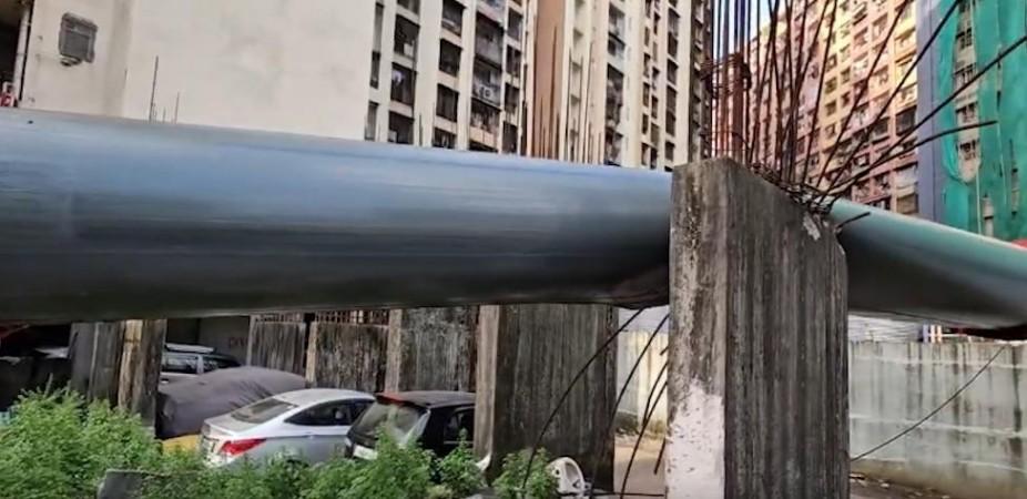 Mumbai Tragedy: MMRDA Crane Falls On House Near Railway Tracks In Kurla, More Than 10 Injured Mumbai Tragedy: MMRDA Crane Falls On House Near Railway Tracks In Kurla, More Than 10 Injured
