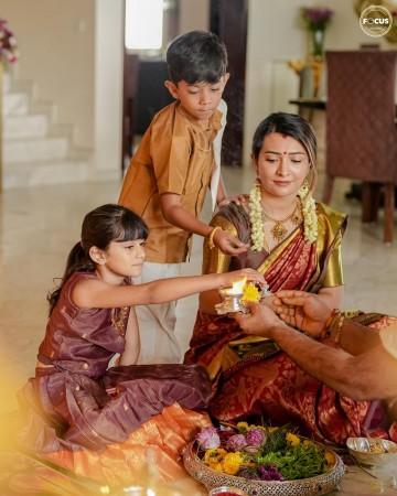 Toxic star Yash celebrates Varamahalakshmi puja with wife Radhika Pandit and kids [Pics]