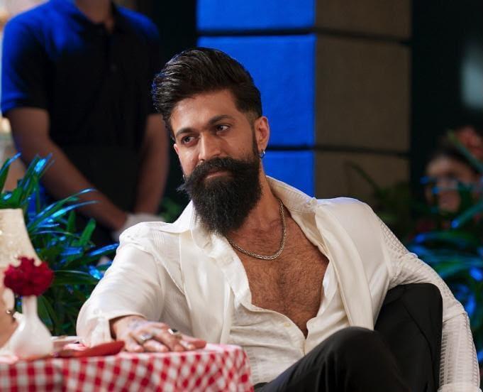 Rocking Star Yash's Toxic Surges at Advance Booking Window with 5 Lakh  Tickets Sold in 24 Hours