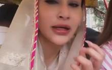 Mouni Roy offers prayers at Kashi Vishwanath during Sawan